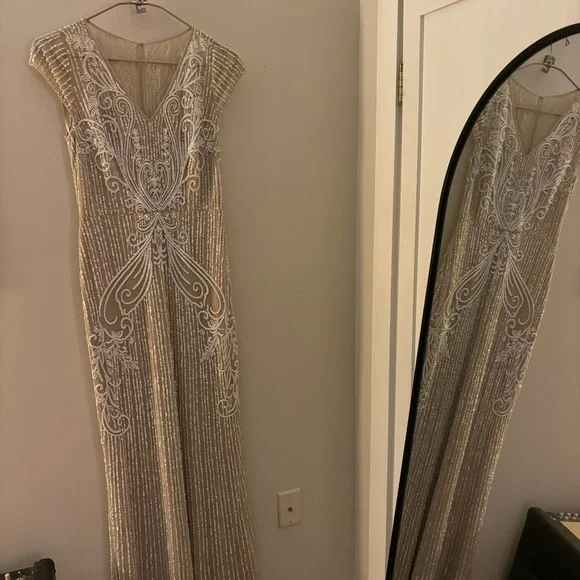 BHLDN White/Cream Beaded Gown - Size 4 - Picture 5 of 9